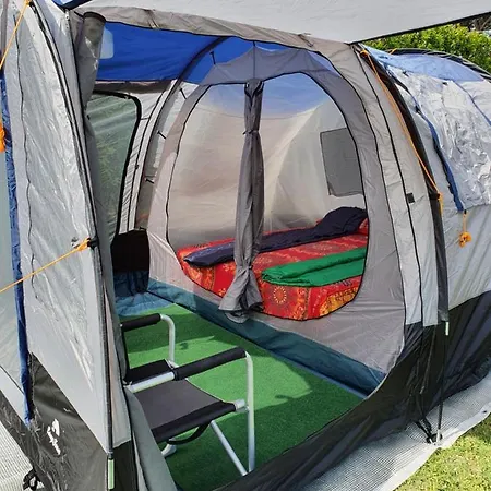 In Tenda In Giardino Camping *